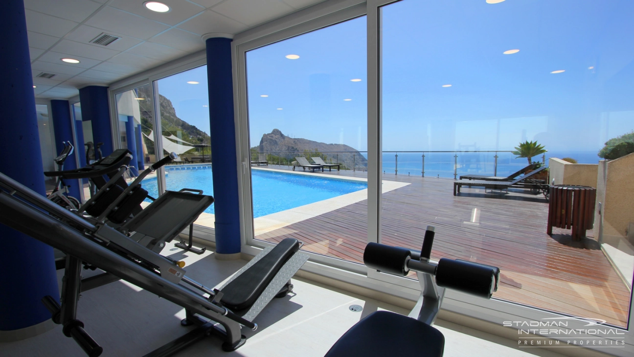 Spacious Luxury Apartment with Panoramic Sea Views in Altea Hills