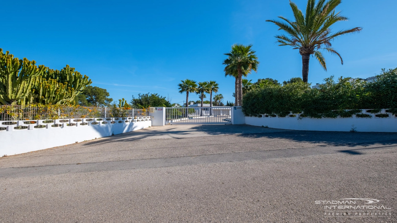 Exclusive Villa on a 6.000 m² Private Estate Near the Heart of Albir