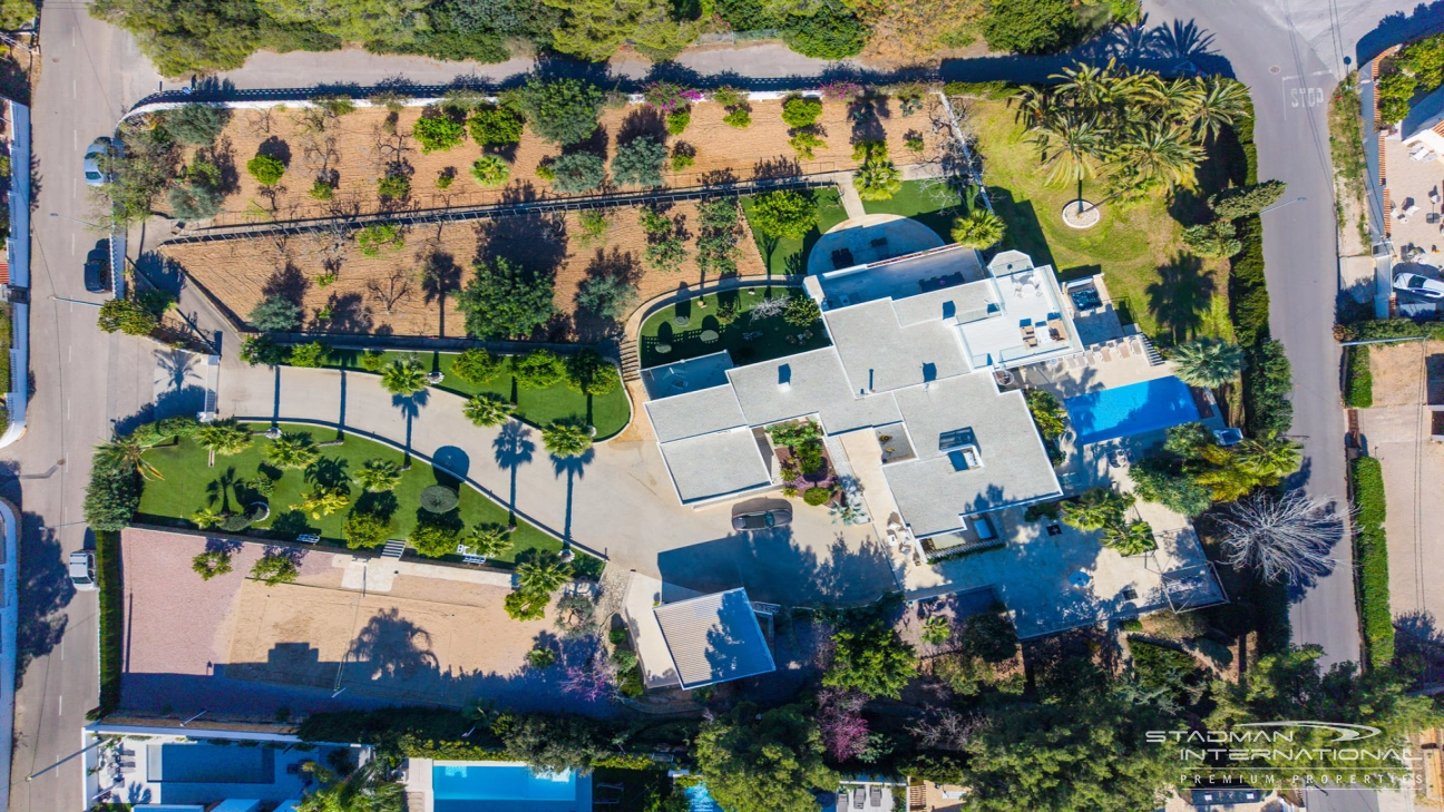 Exclusive Villa on a 6.000 m² Private Estate Near the Heart of Albir