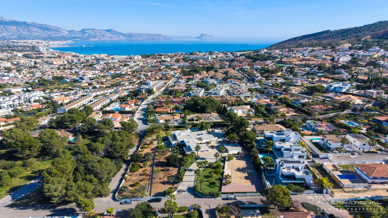 Exclusive Villa on a 6.000 m² Private Estate Near the Heart of Albir