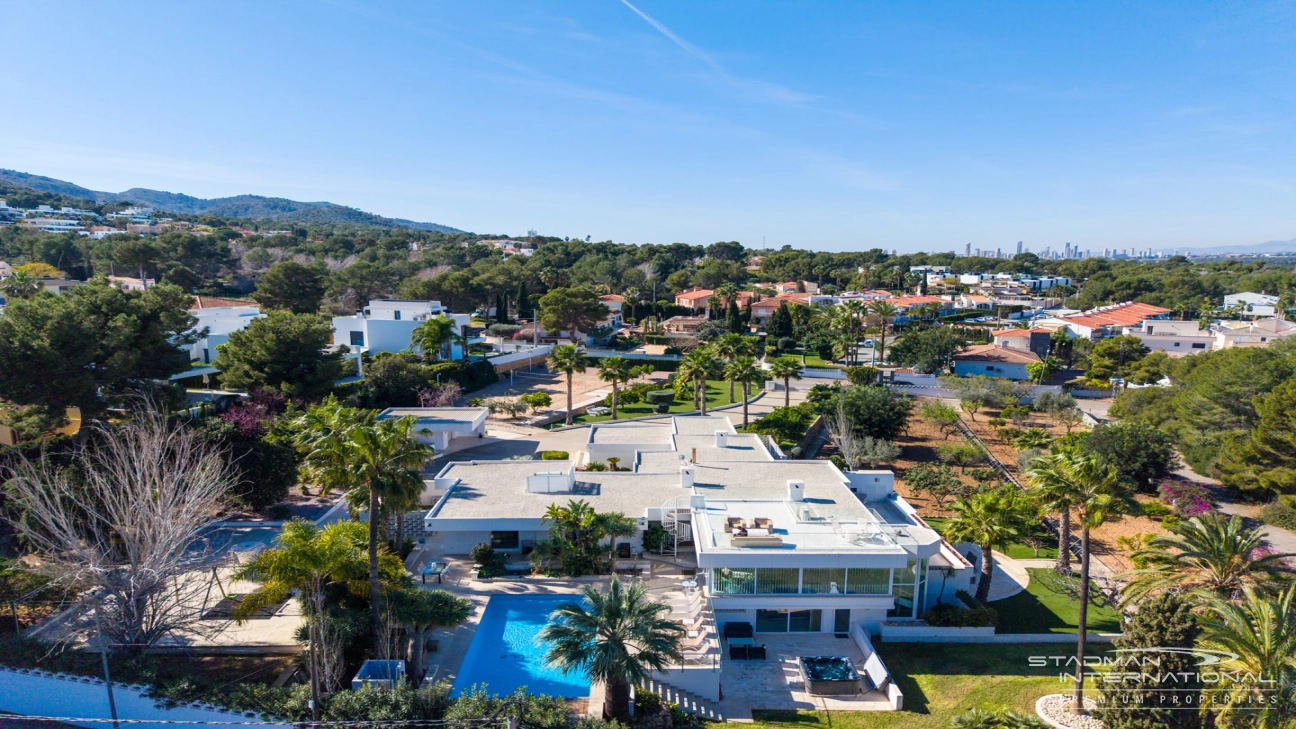 Exclusive Villa on a 6.000 m² Private Estate Near the Heart of Albir