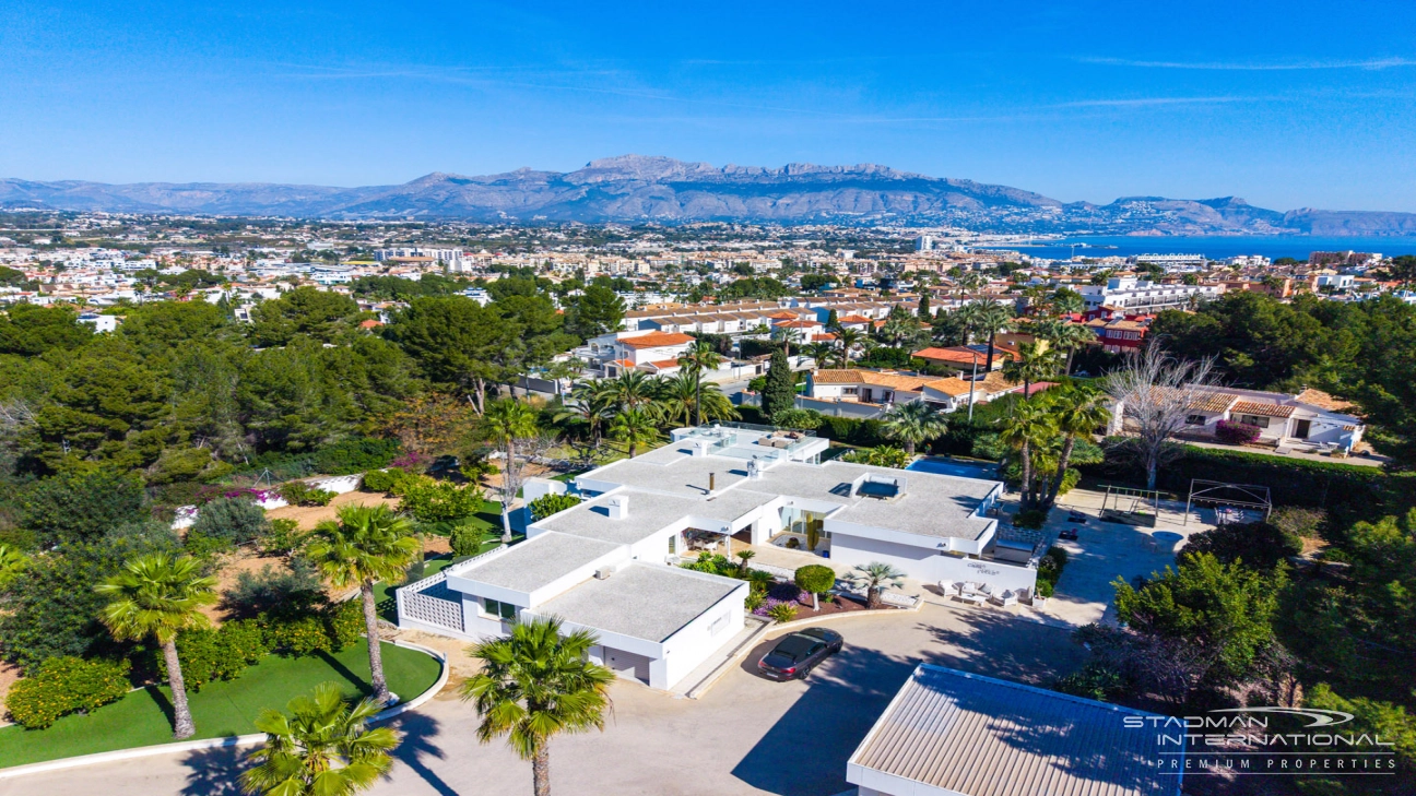 Exclusive Villa on a 6.000 m² Private Estate Near the Heart of Albir