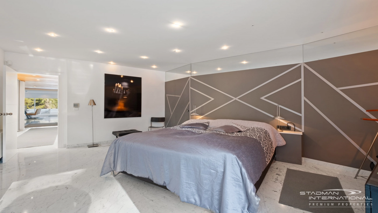 Exclusive Villa on a 6.000 m² Private Estate Near the Heart of Albir