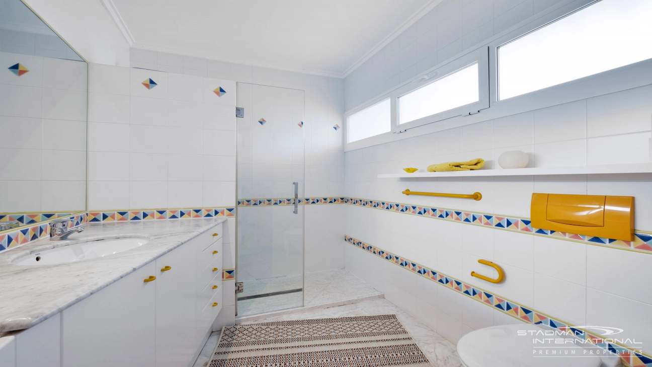 Exclusive Villa on a 6.000 m² Private Estate Near the Heart of Albir