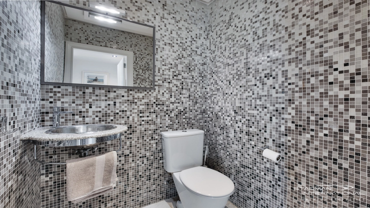 Exclusive Villa on a 6.000 m² Private Estate Near the Heart of Albir