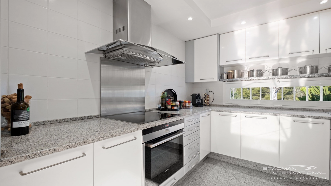 Exclusive Villa on a 6.000 m² Private Estate Near the Heart of Albir