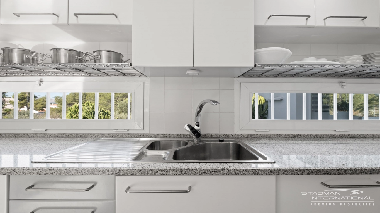 Exclusive Villa on a 6.000 m² Private Estate Near the Heart of Albir