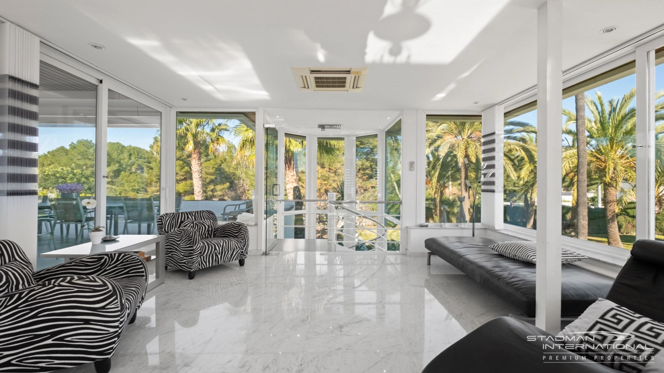 Exclusive Villa on a 6.000 m² Private Estate Near the Heart of Albir