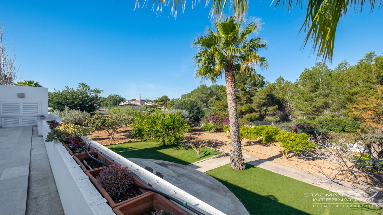 Exclusive Villa on a 6.000 m² Private Estate Near the Heart of Albir