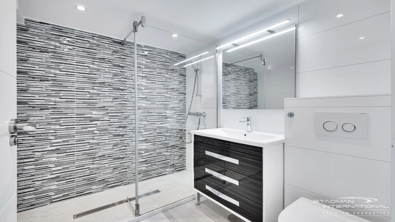 Exclusive Villa on a 6.000 m² Private Estate Near the Heart of Albir