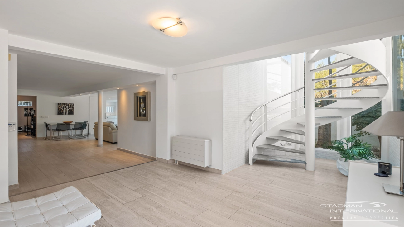 Exclusive Villa on a 6.000 m² Private Estate Near the Heart of Albir