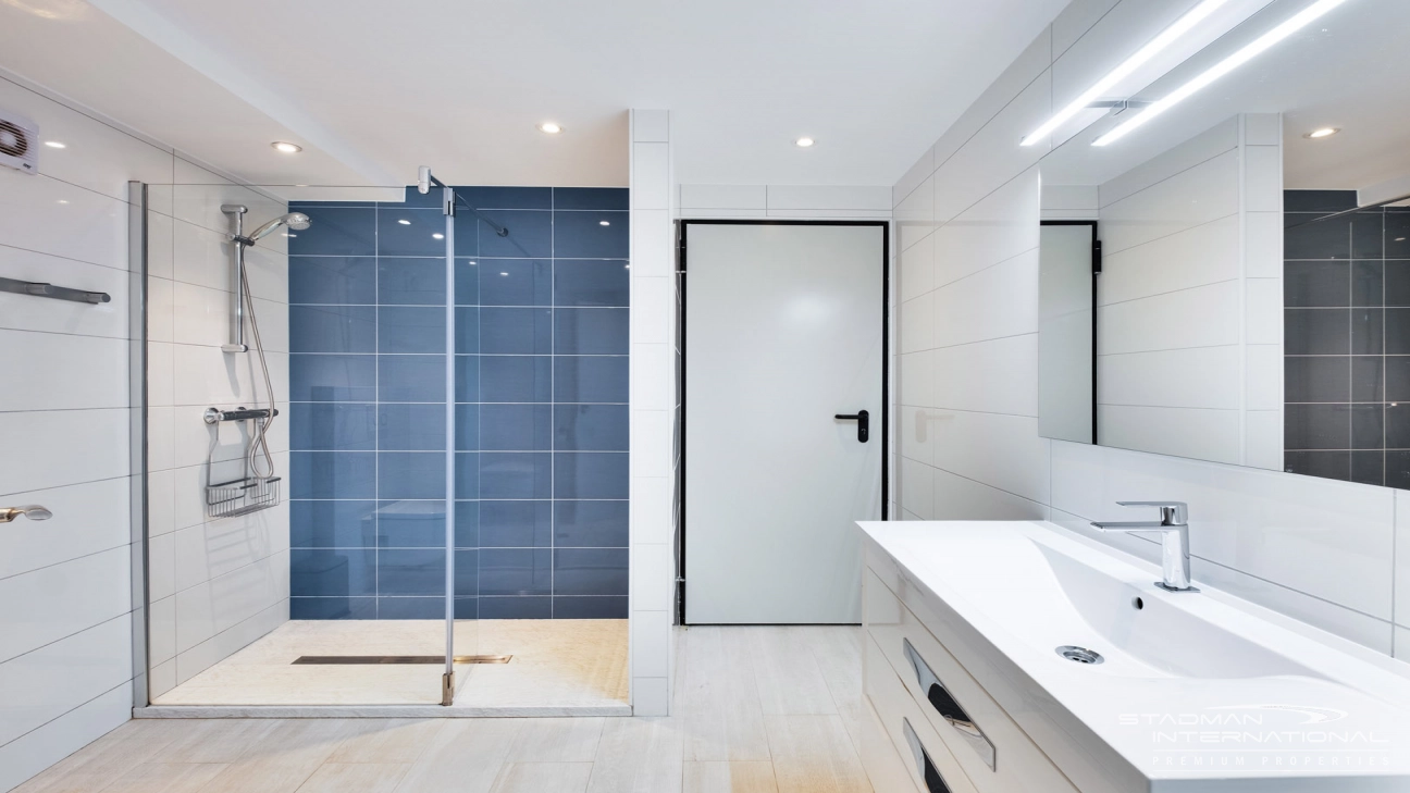 Exclusive Villa on a 6.000 m² Private Estate Near the Heart of Albir