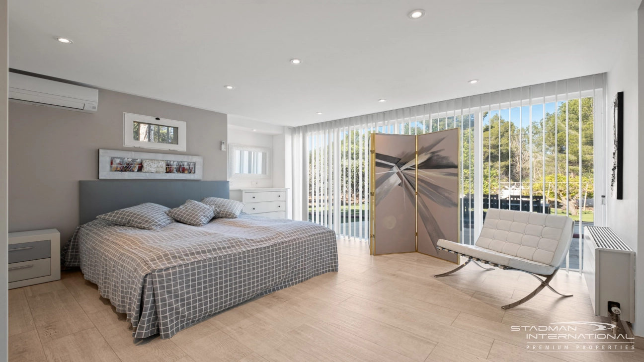 Exclusive Villa on a 6.000 m² Private Estate Near the Heart of Albir