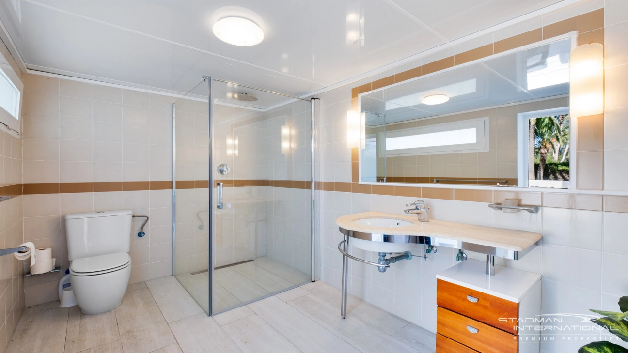 Exclusive Villa on a 6.000 m² Private Estate Near the Heart of Albir