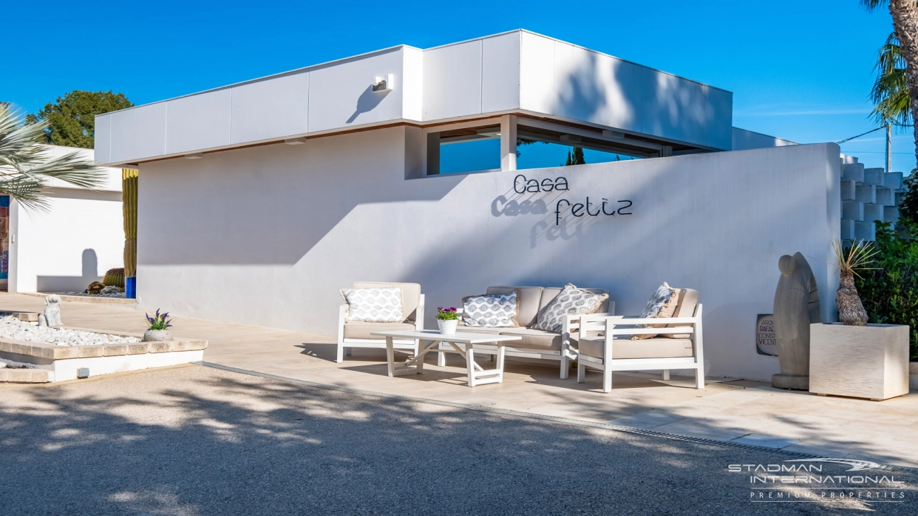 Exclusive Villa on a 6.000 m² Private Estate Near the Heart of Albir