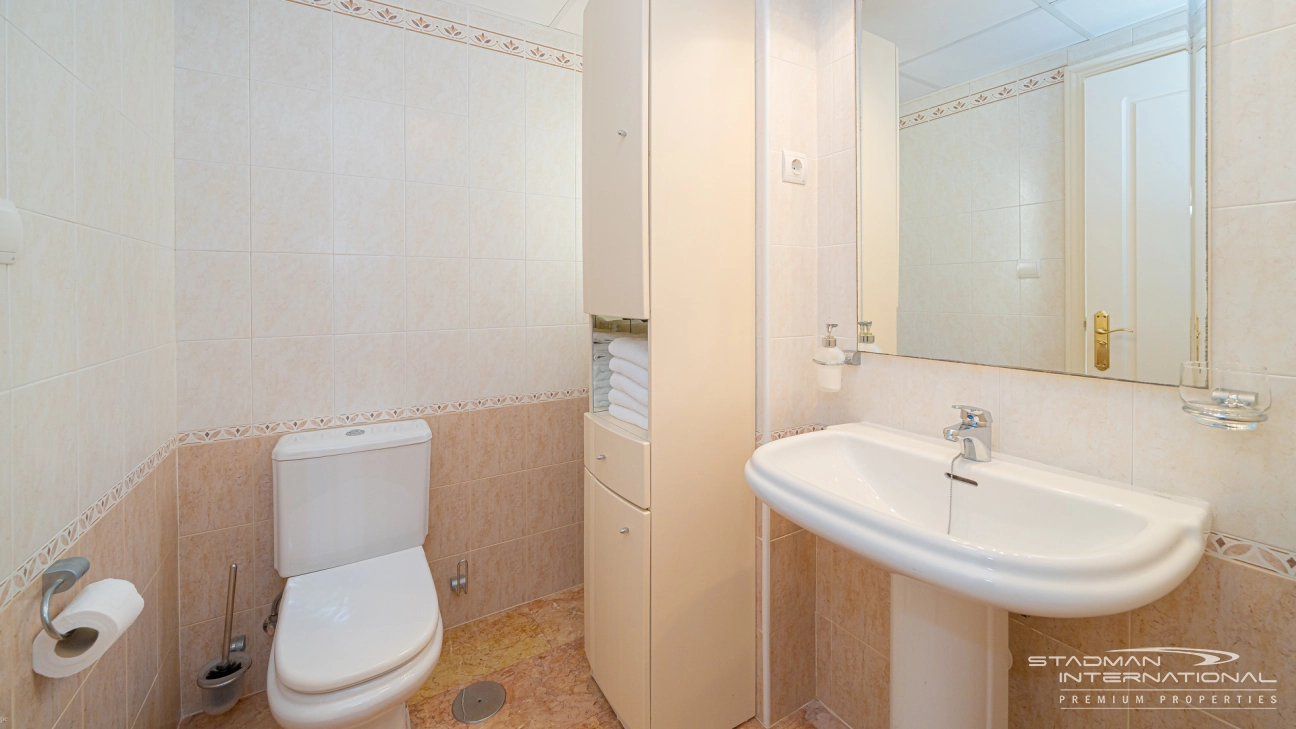 Beachside Apartment with Large Terrace and Beautiful Sea Views