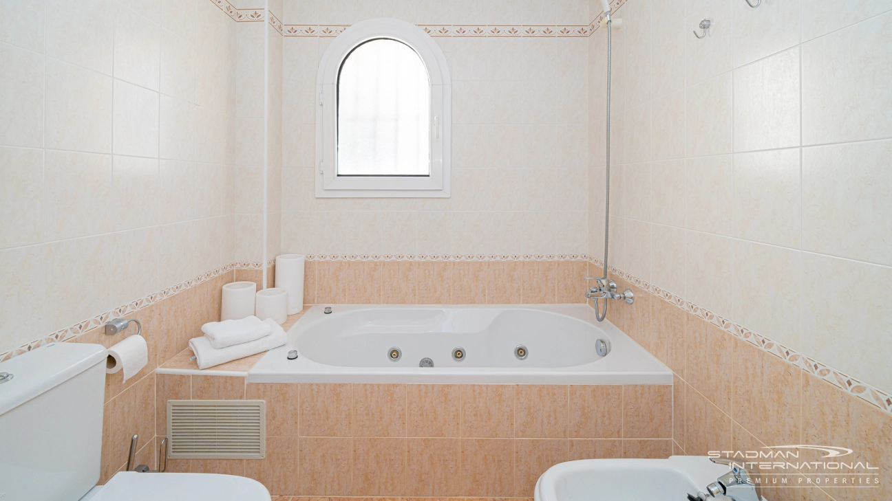 Beachside Apartment with Large Terrace and Beautiful Sea Views