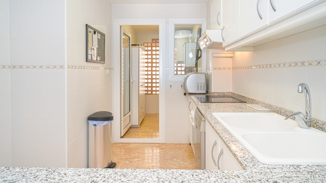 Beachside Apartment with Large Terrace and Beautiful Sea Views