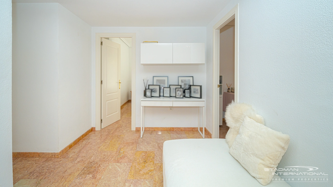 Beachside Apartment with Large Terrace and Beautiful Sea Views