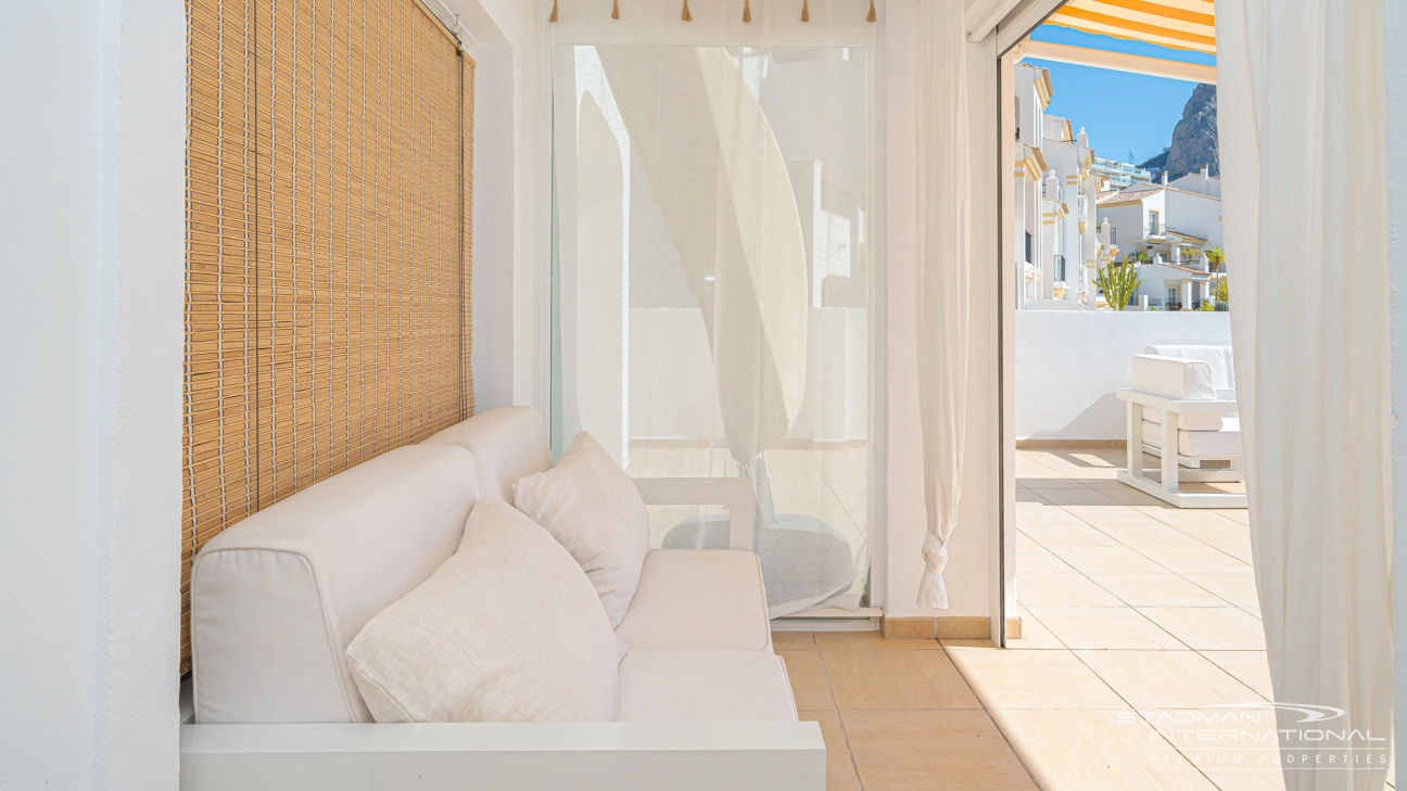 Beachside Apartment with Large Terrace and Beautiful Sea Views