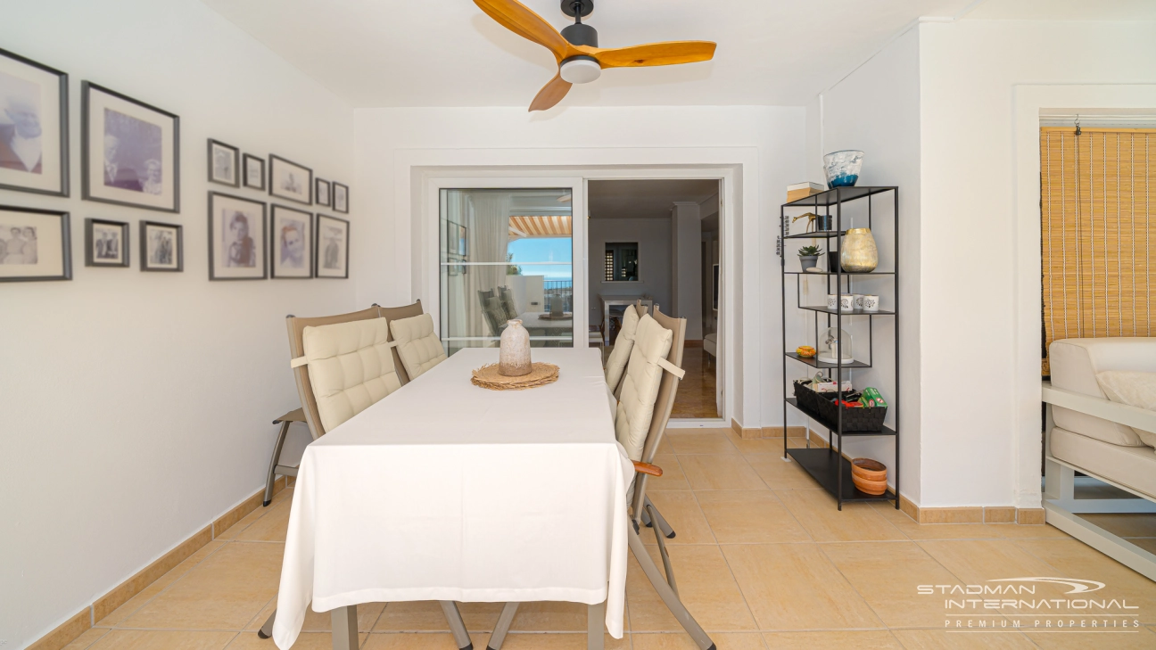 Beachside Apartment with Large Terrace and Beautiful Sea Views