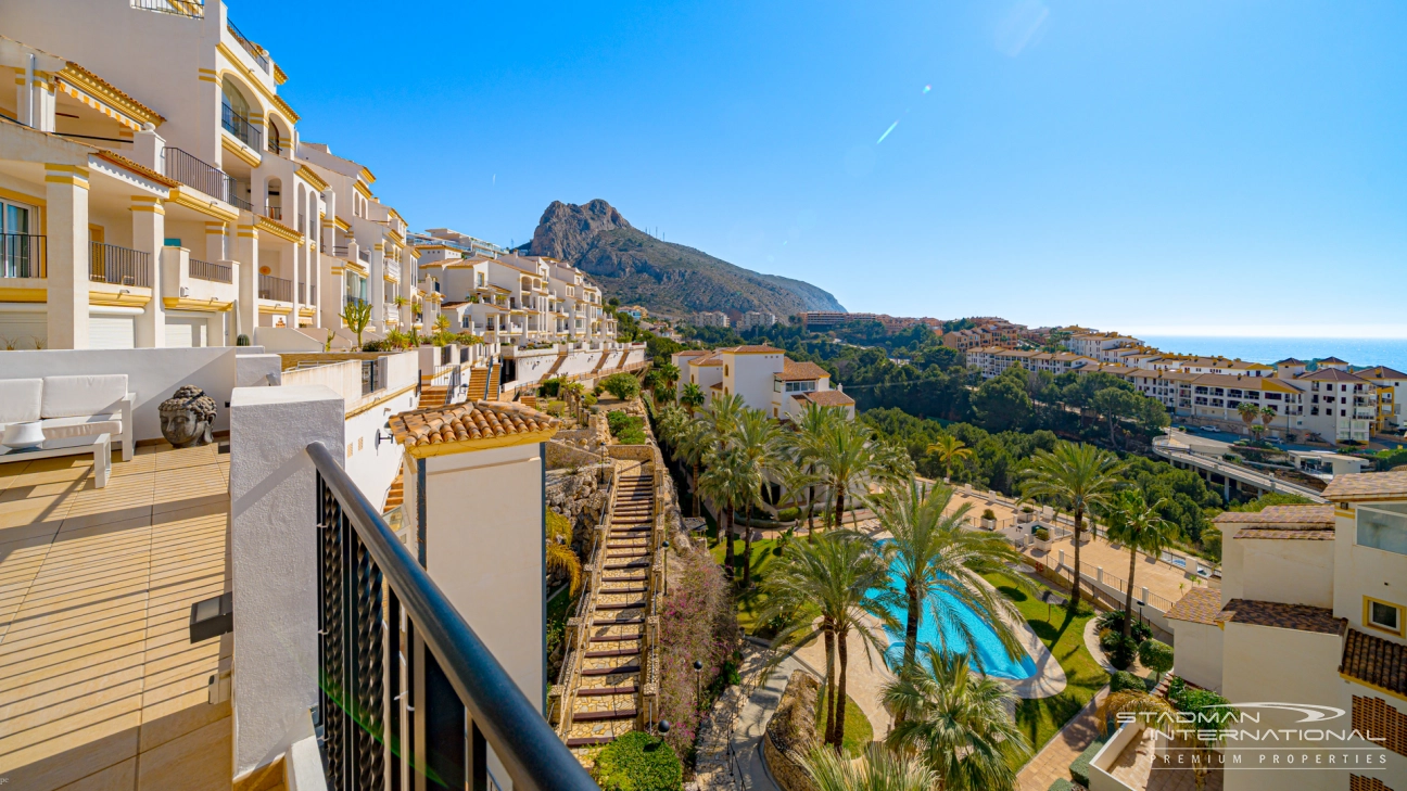 Beachside Apartment with Large Terrace and Beautiful Sea Views