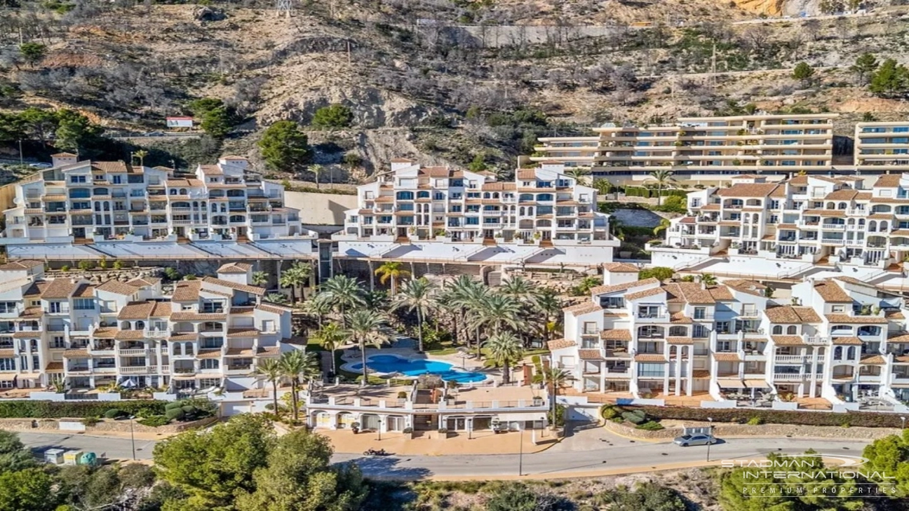 Beachside Apartment with Large Terrace and Beautiful Sea Views