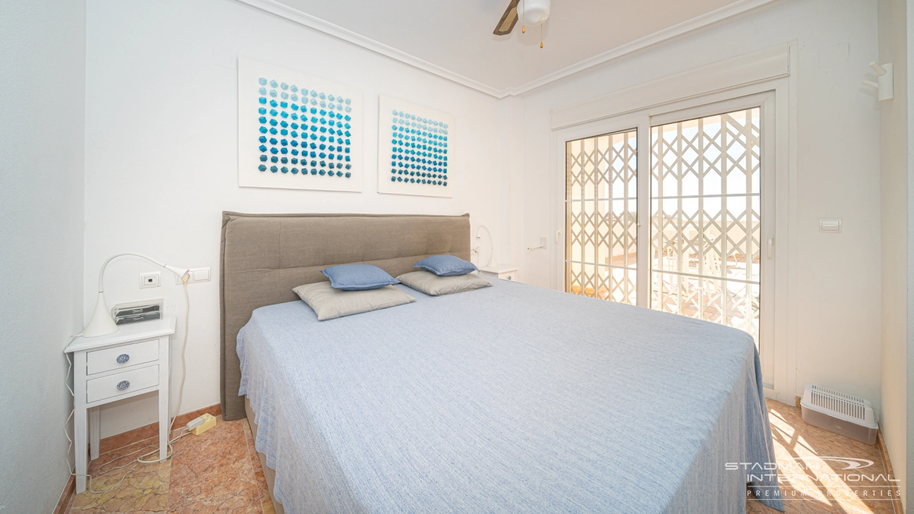 Appartement aan het Strand met Groot Terras en Zeezicht