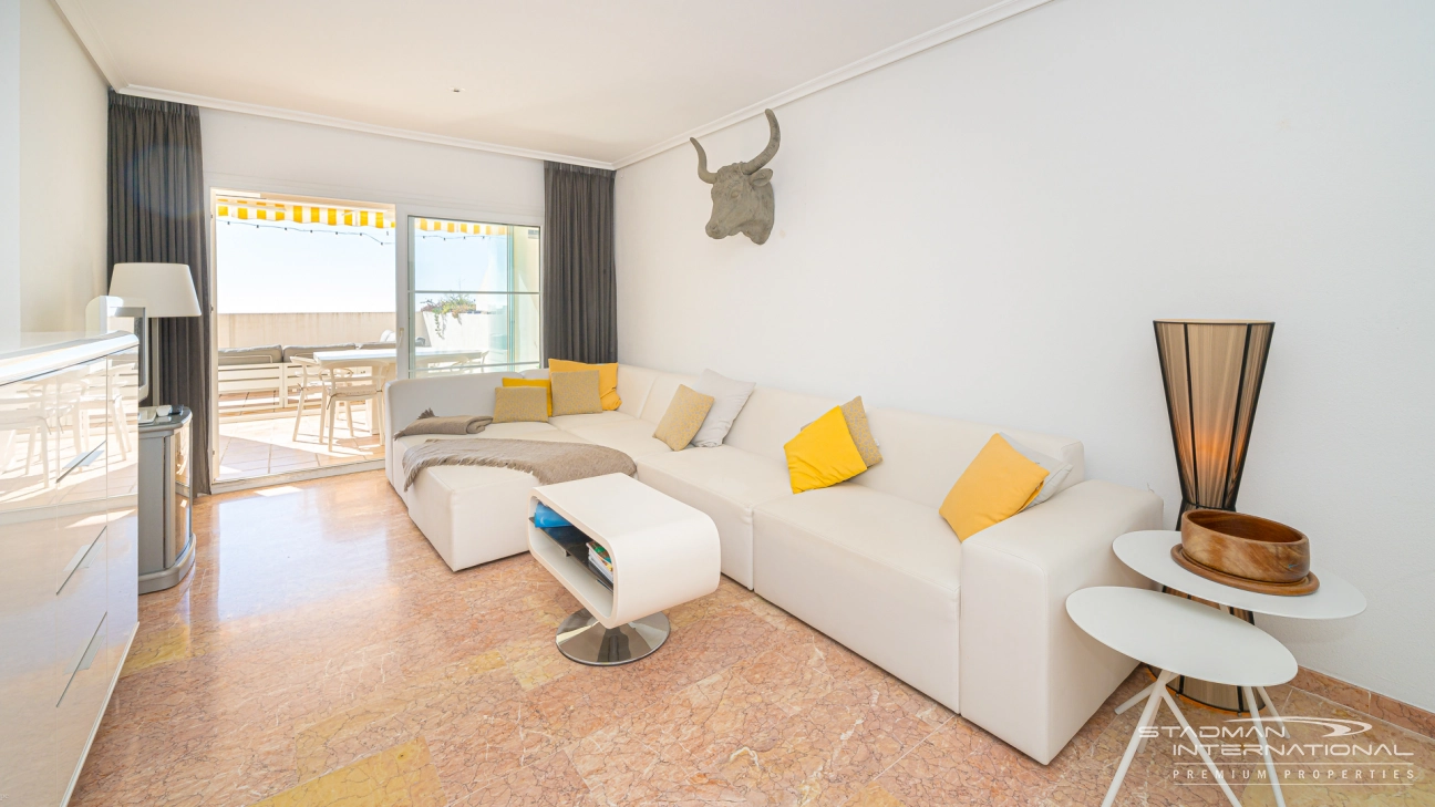 Appartement aan het Strand met Groot Terras en Zeezicht