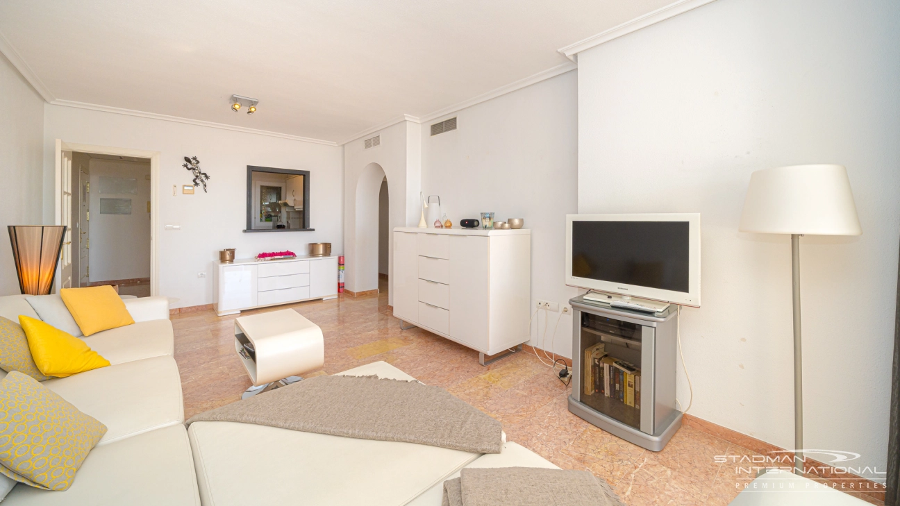 Appartement aan het Strand met Groot Terras en Zeezicht