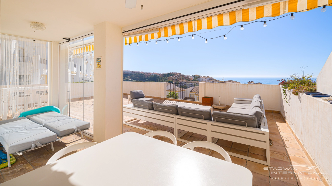 Appartement aan het Strand met Groot Terras en Zeezicht