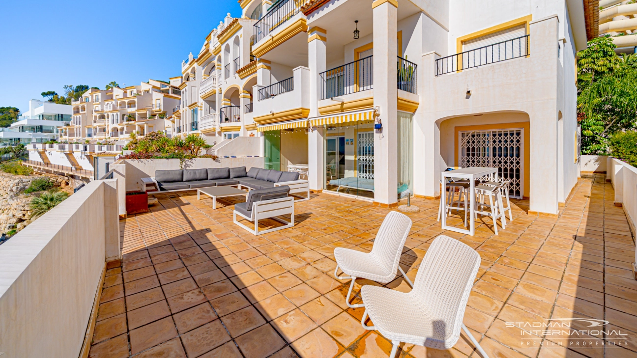 Appartement aan het Strand met Groot Terras en Zeezicht