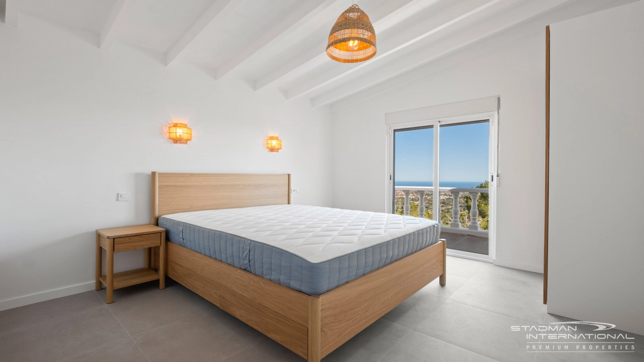 Villa Entièrement Rénovée avec Superbe Vue sur la Mer