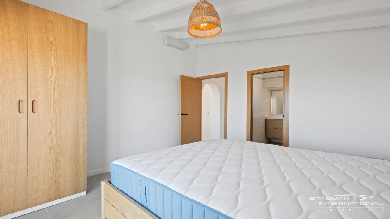 Villa Entièrement Rénovée avec Superbe Vue sur la Mer