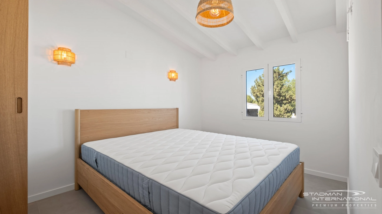 Villa Entièrement Rénovée avec Superbe Vue sur la Mer