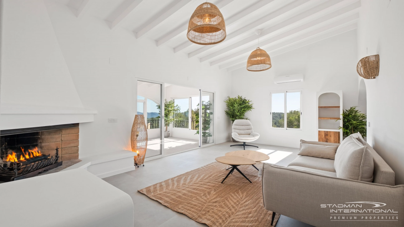 Villa Entièrement Rénovée avec Superbe Vue sur la Mer