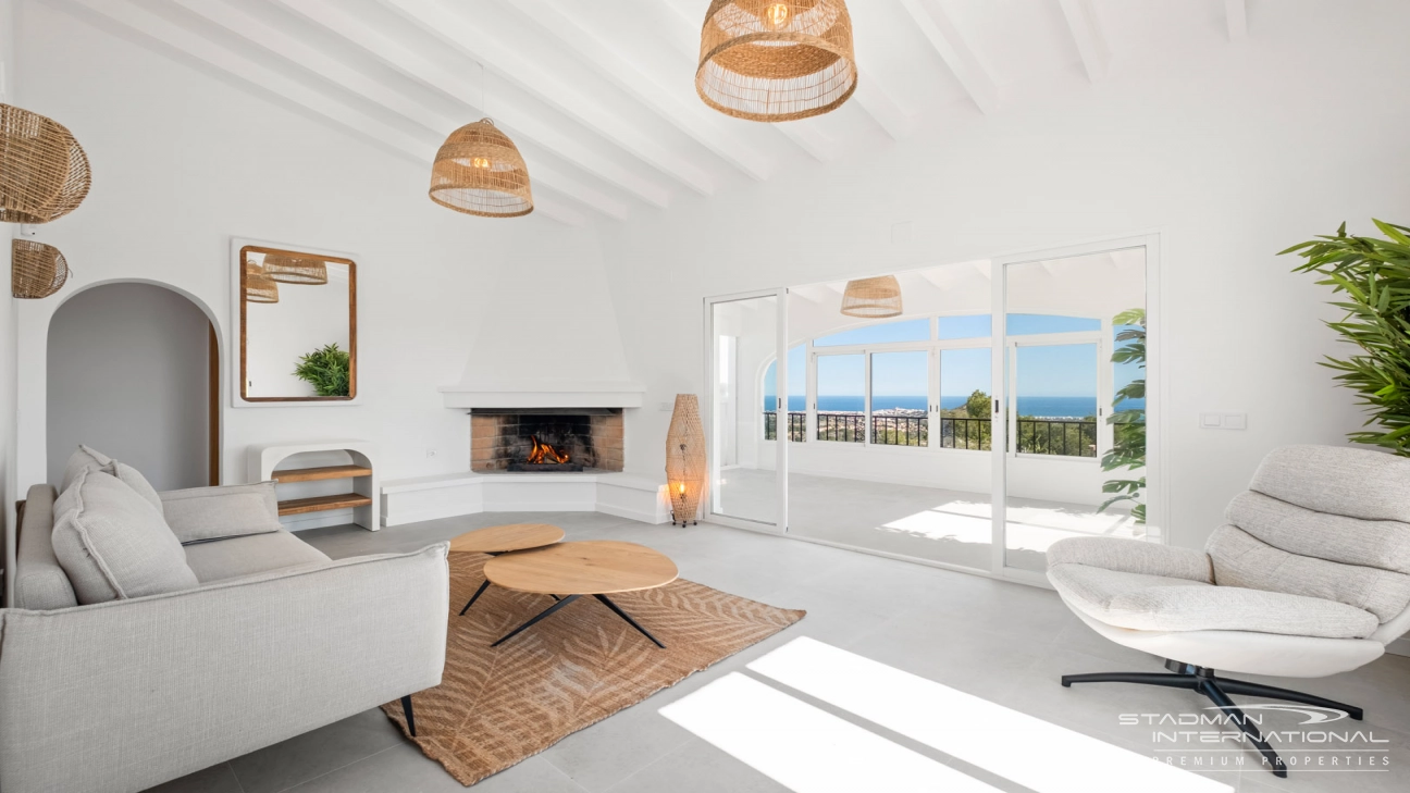 Villa Entièrement Rénovée avec Superbe Vue sur la Mer