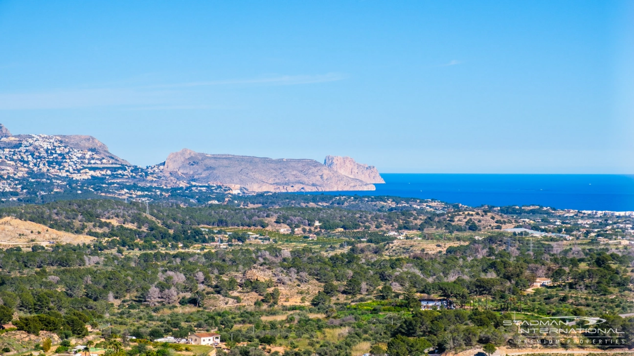 Villa Entièrement Rénovée avec Superbe Vue sur la Mer