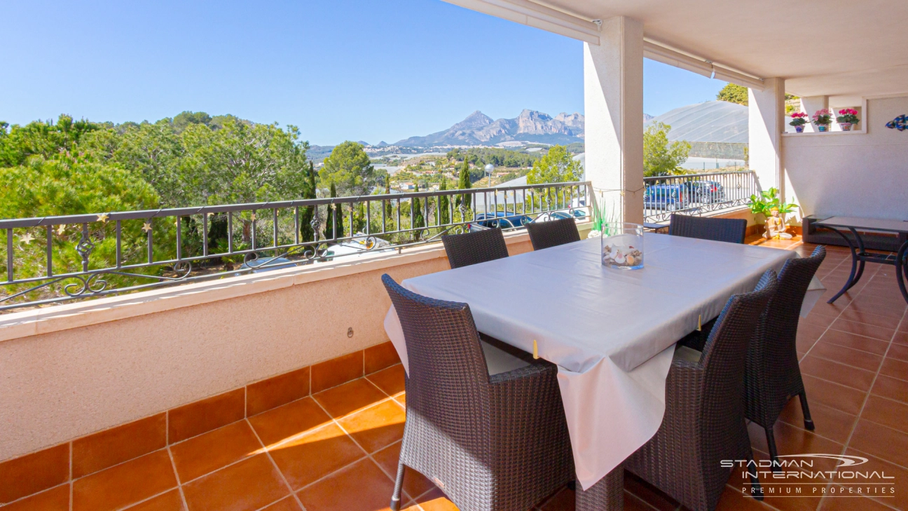 Grand Appartement d’Angle avec Vue Panoramique sur la Montagne