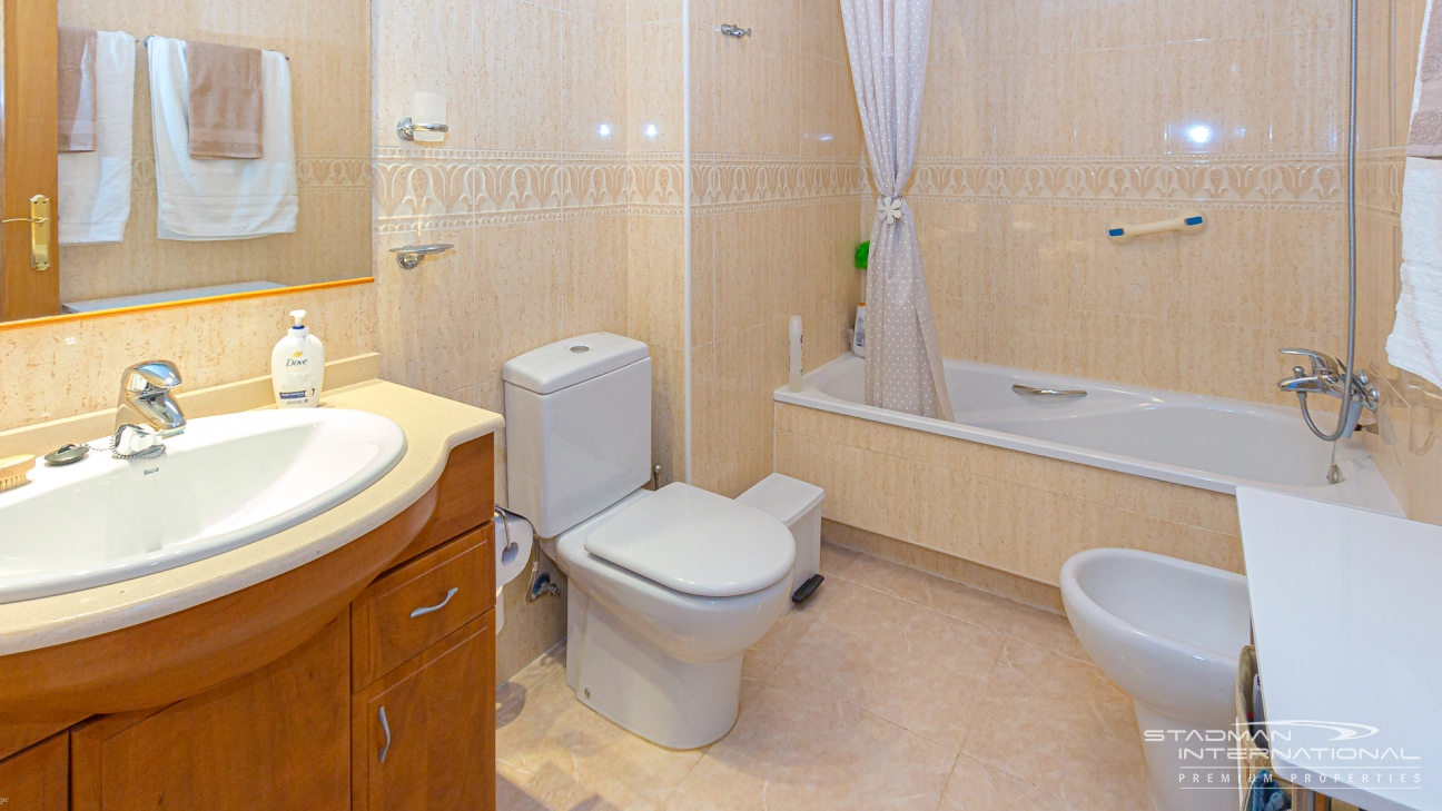 Grand Appartement d’Angle avec Vue Panoramique sur la Montagne