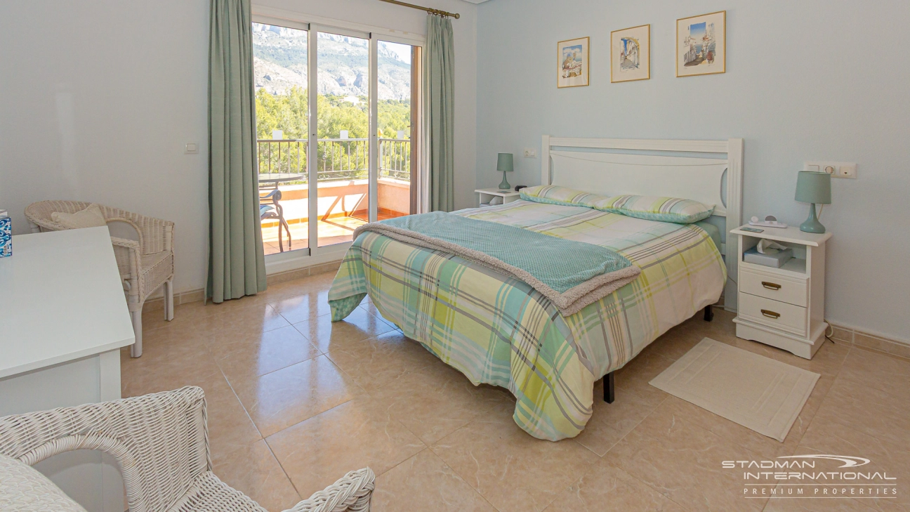 Grand Appartement d’Angle avec Vue Panoramique sur la Montagne