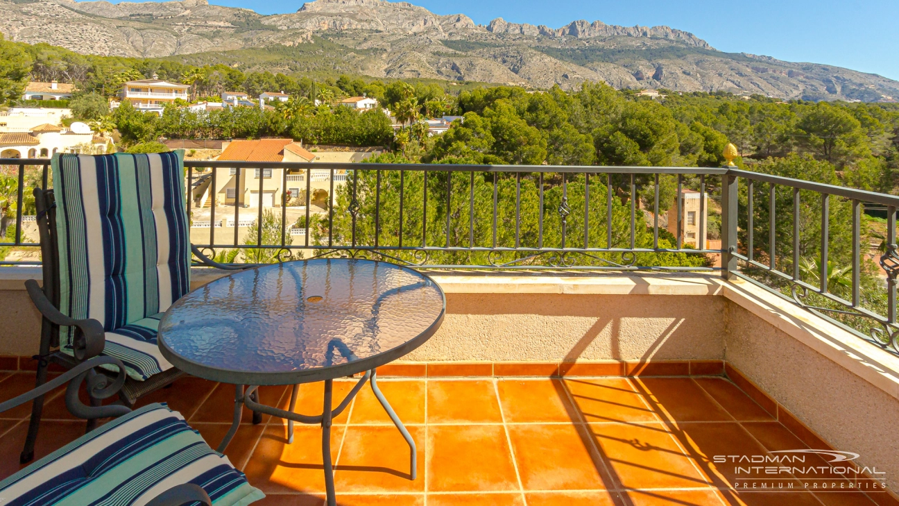 Grand Appartement d’Angle avec Vue Panoramique sur la Montagne