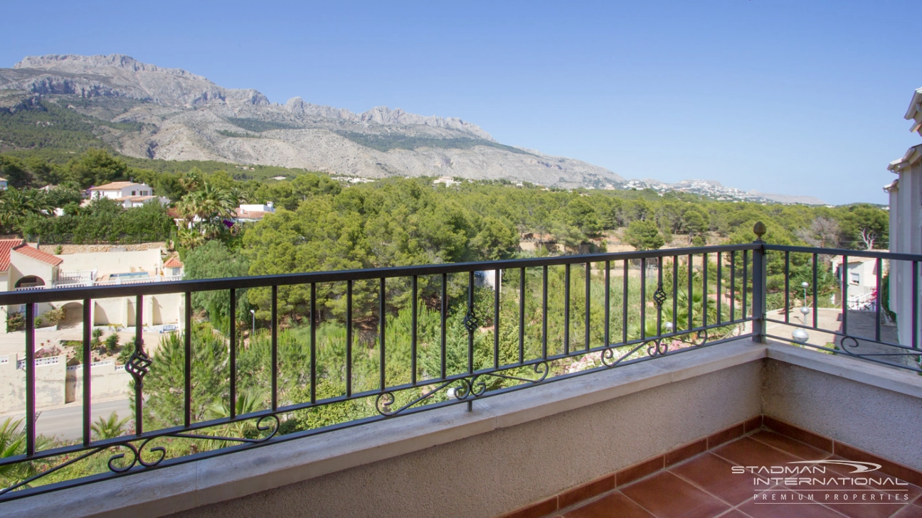 Grand Appartement d’Angle avec Vue Panoramique sur la Montagne