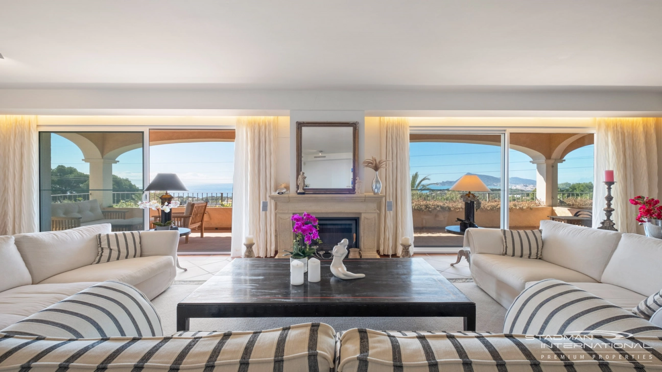 Großzügiges Familienhaus mit Meerblick in Toplage