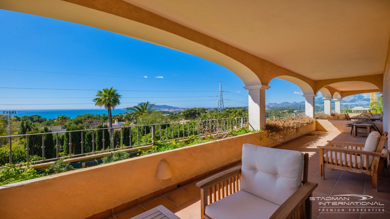 Großzügiges Familienhaus mit Meerblick in Toplage