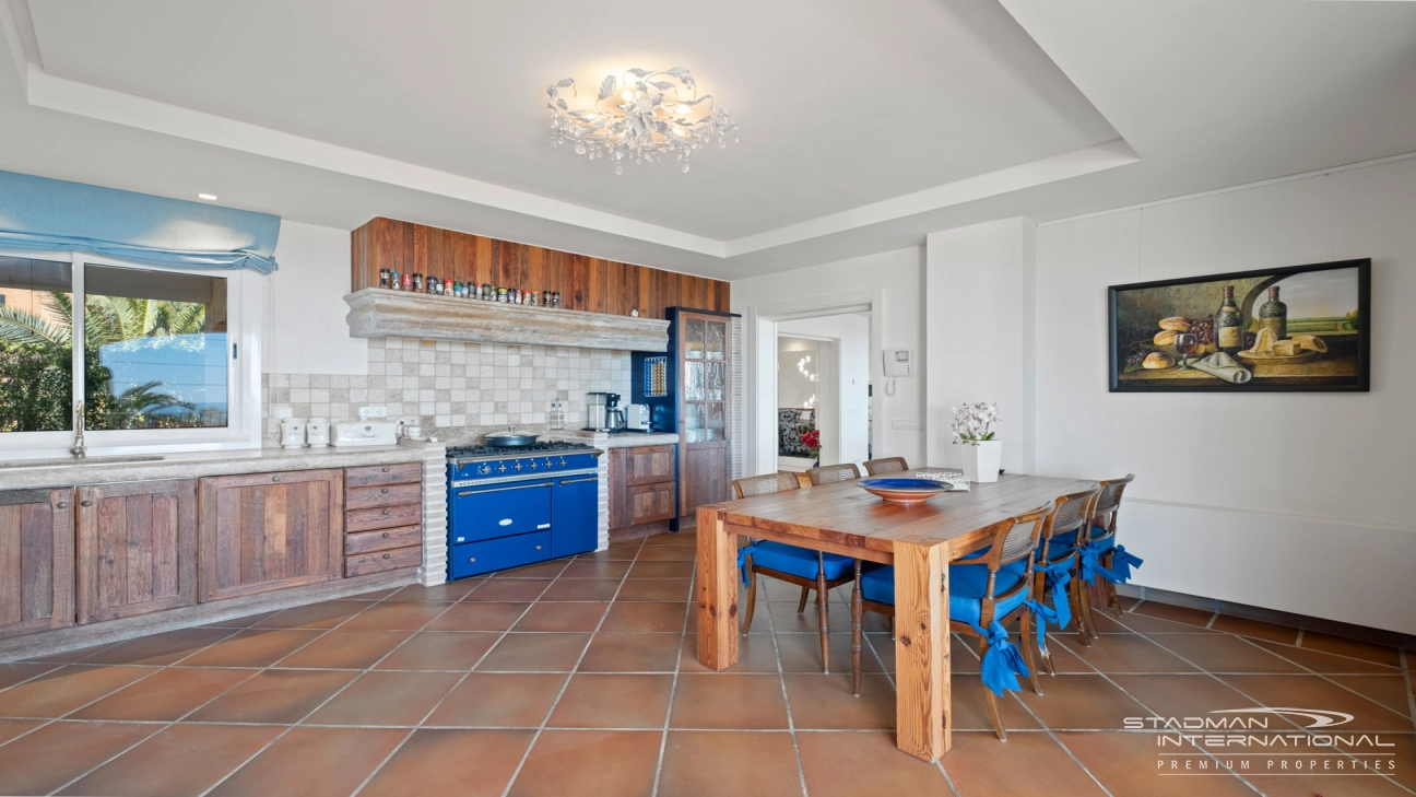 Großzügiges Familienhaus mit Meerblick in Toplage