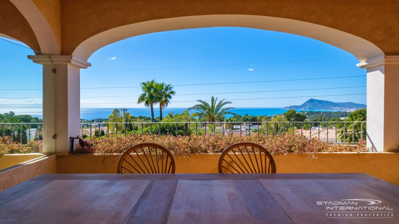 Großzügiges Familienhaus mit Meerblick in Toplage