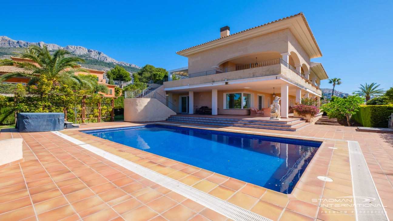 Großzügiges Familienhaus mit Meerblick in Toplage