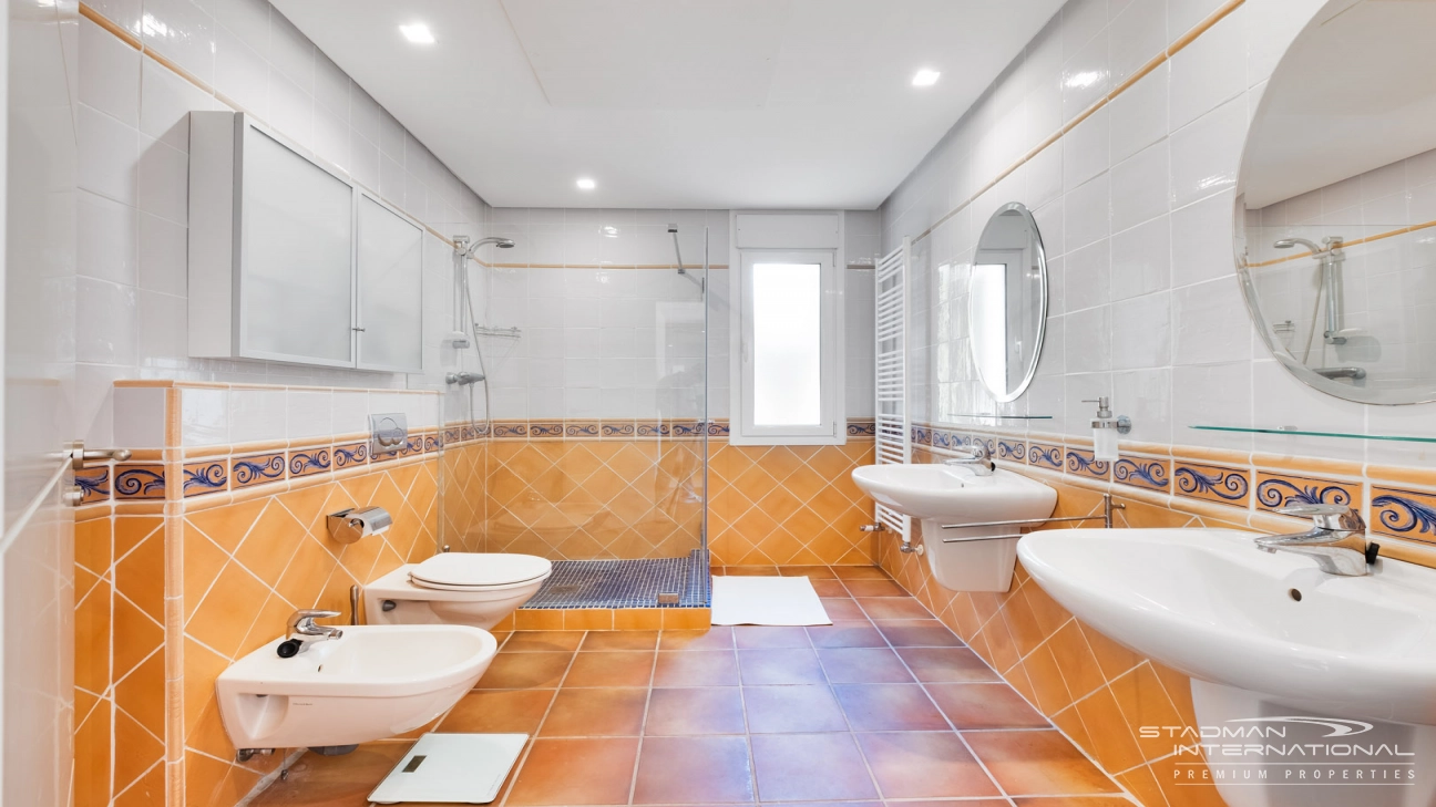 Großzügiges Familienhaus mit Meerblick in Toplage