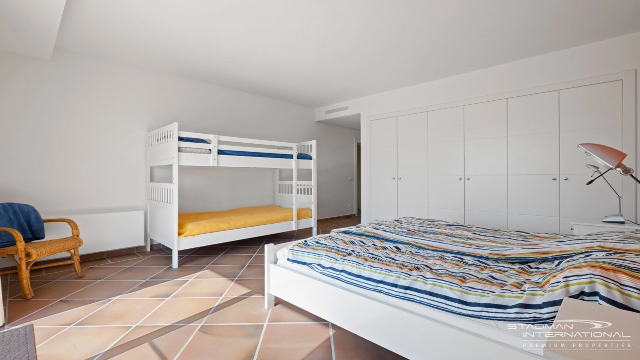 Großzügiges Familienhaus mit Meerblick in Toplage